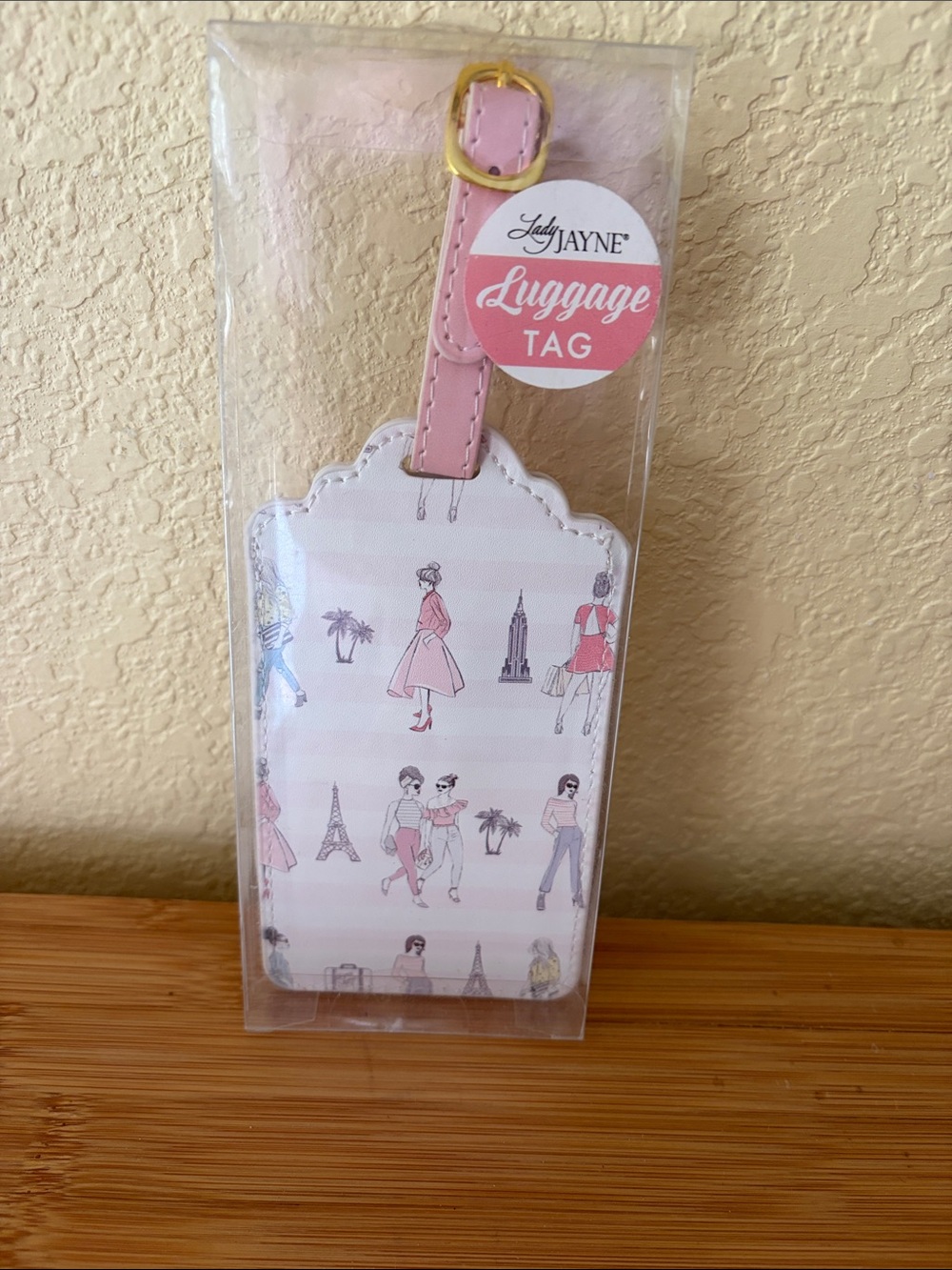 Lady Jayne Pink Luggage Tag - Fashion Illustration - Picture 4 of 4
